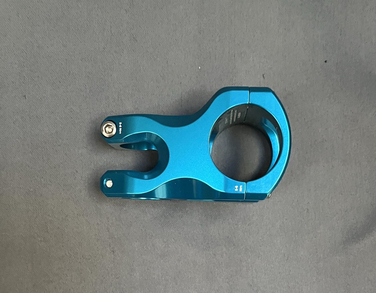 Industry Nine A35 Stem 50mm 1 1/8″ 35mm Clamp +/- 7° Rise Turquoise 156g