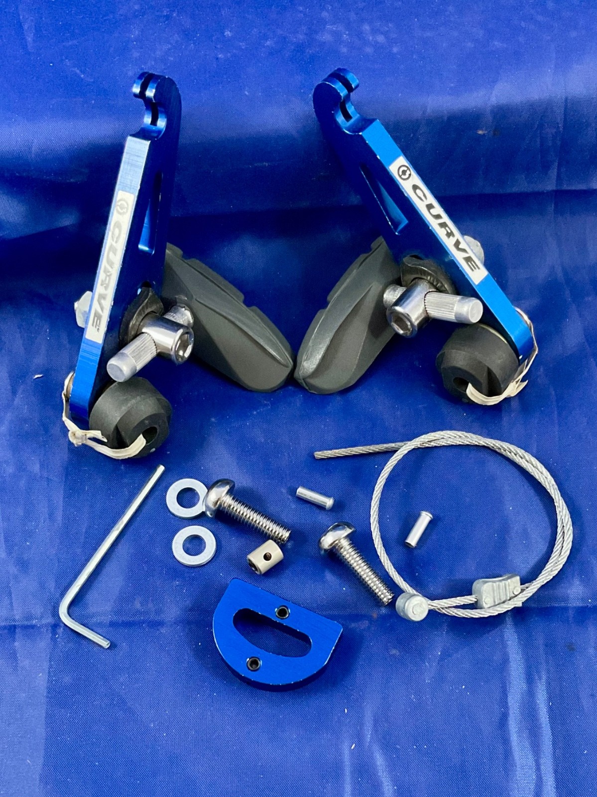 90’s CURVE CNC CANTILEVER BRAKE SET (CALIPERS,PADS,BRIDGE,HARDWARE) BLUE BMX NOS