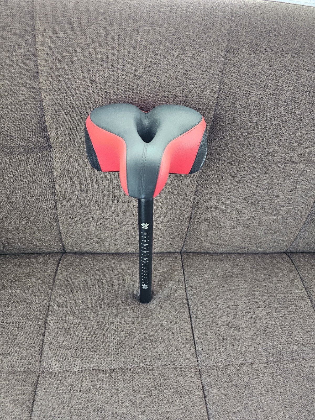 Zukka Saddle Mountain Bike Bicycle Seat W/ Reflector Plus Post Red & Black NWOB