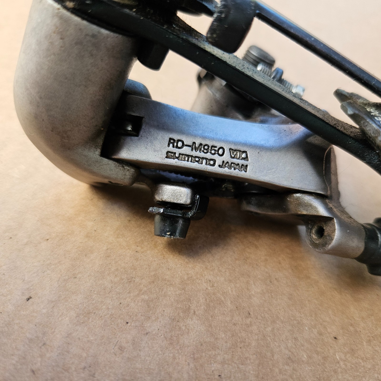 Shimano XTR 8 Speed Rear Derailleur Medium Cage RD-M950 Gray Japan