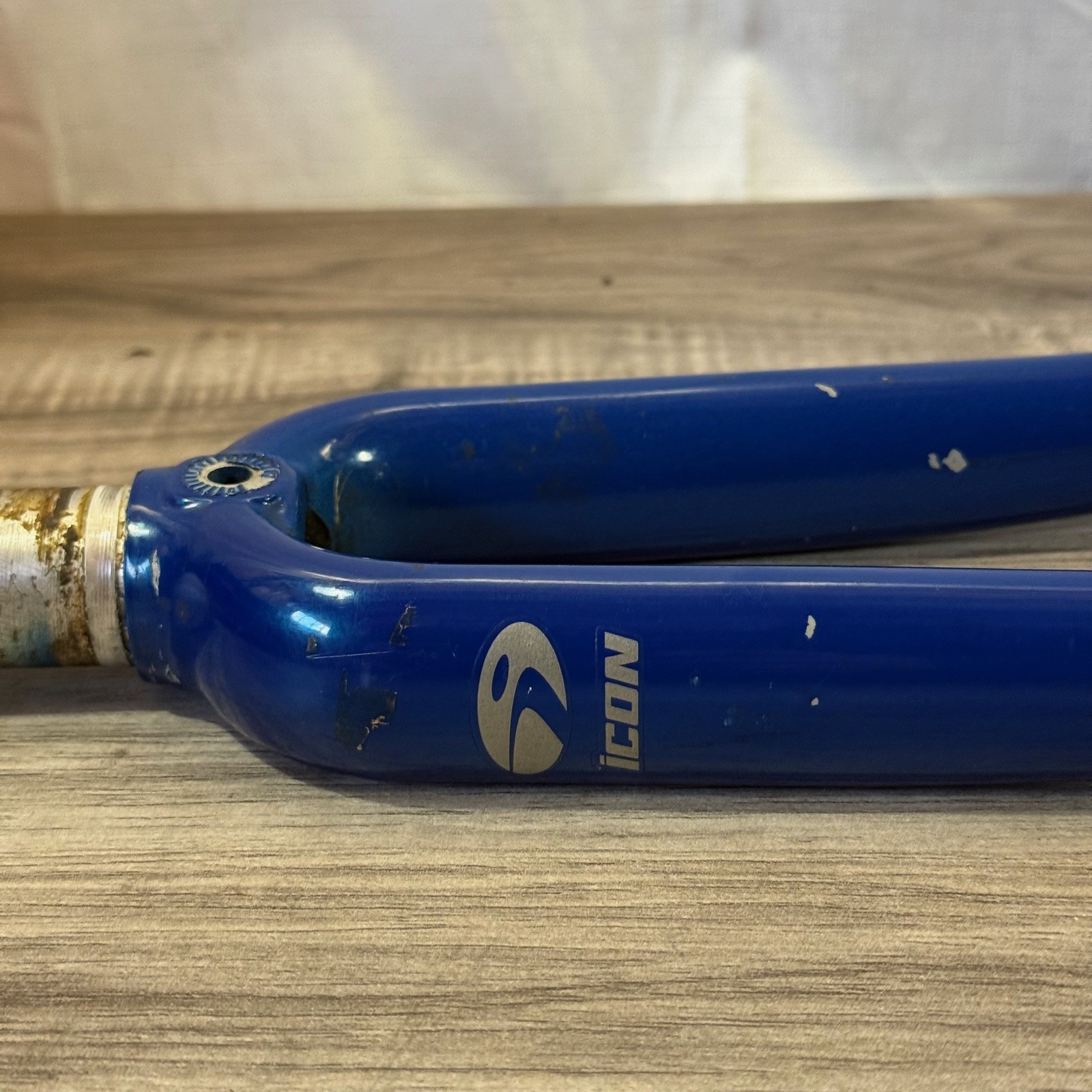 Trek Icon Carbon Road Fork 700C 1-inch Threaded 150mm Steerer Blue