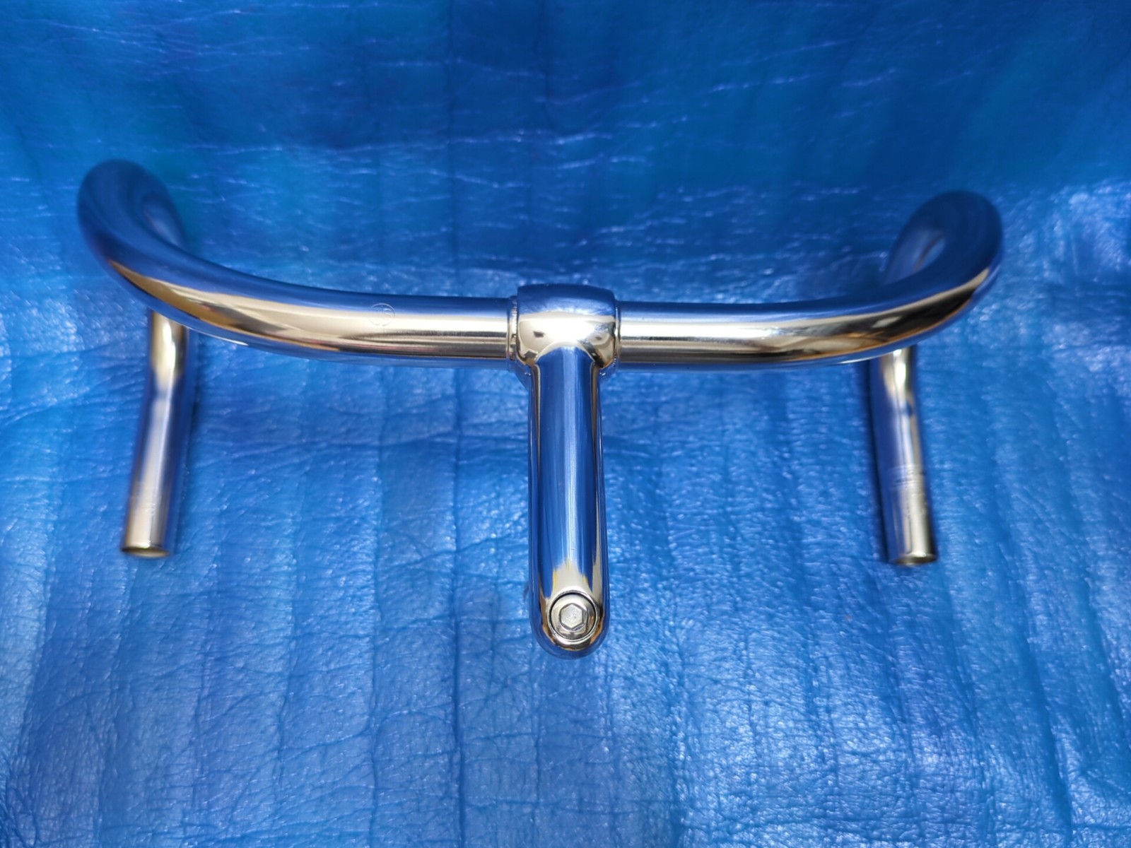 Nitto B123 CrMo 370mm NJS Handlebar + Nitto Jaguar 100mm 65 Degree Steel Stem