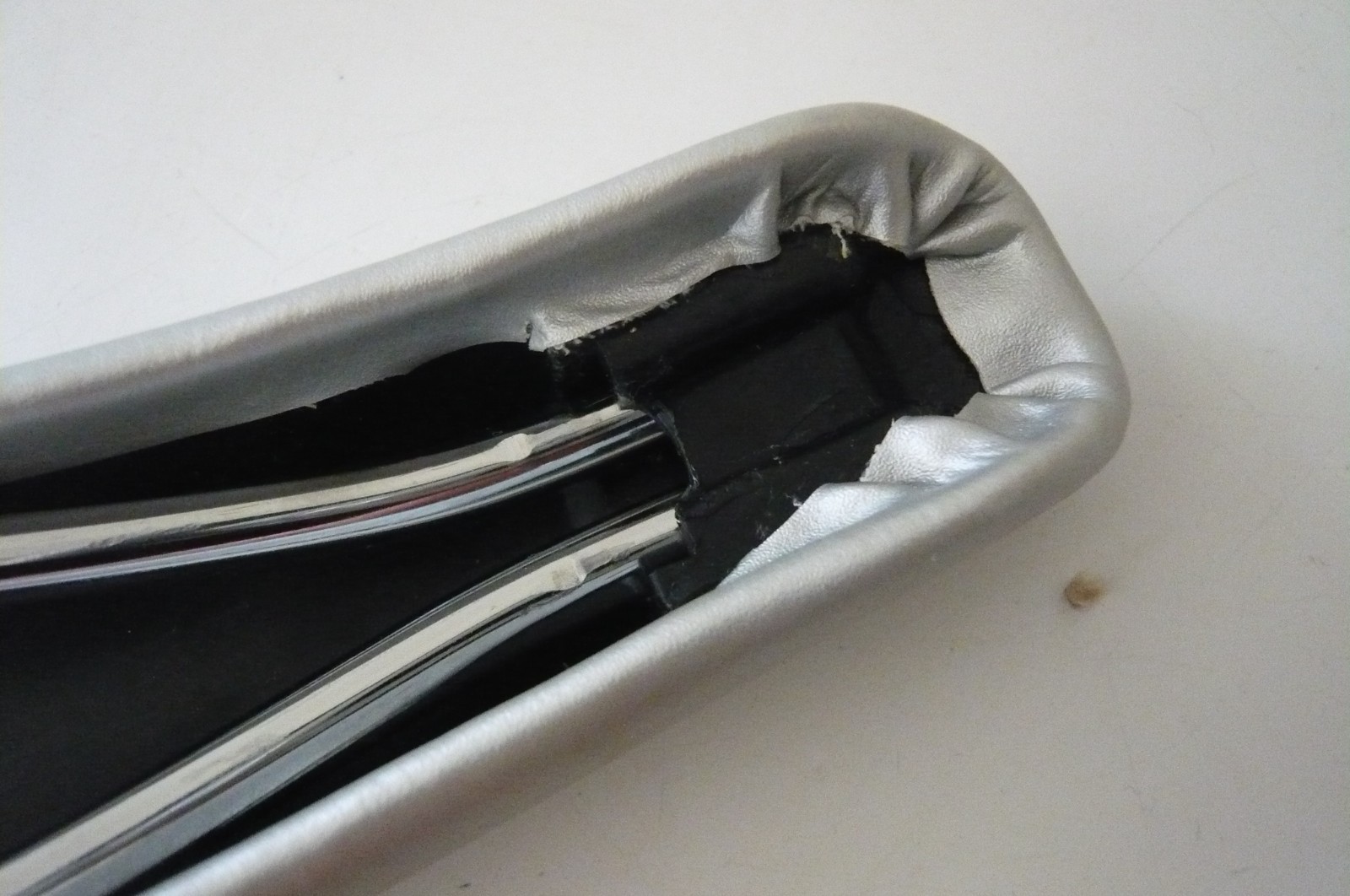 Kashimax 1984 AX-2A Aero NJS standard metallic silver vinyl unpadded saddle