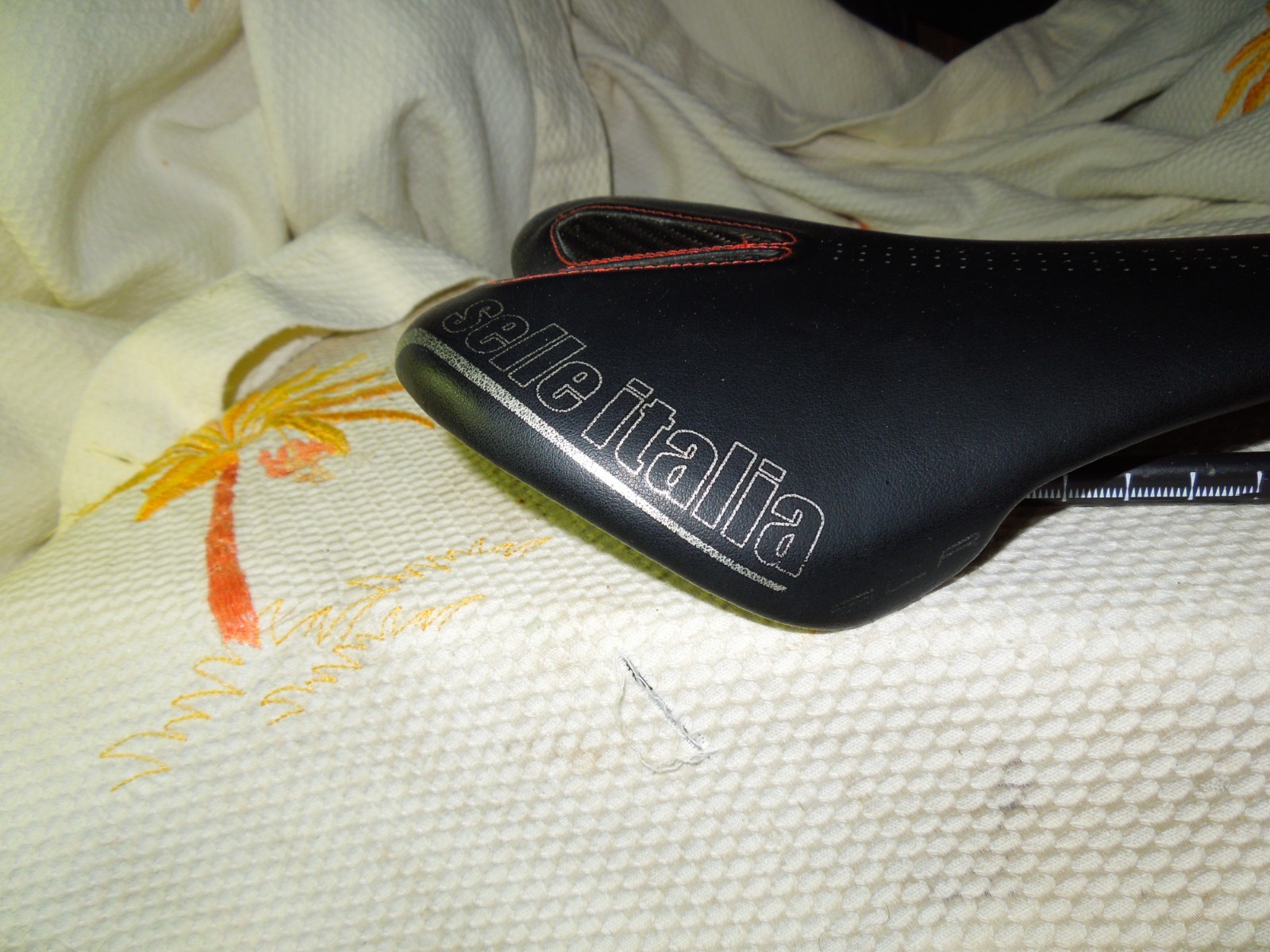 Selle Italia SLR Carbon Road Bike Saddle 130mm. Weight 138gr.
