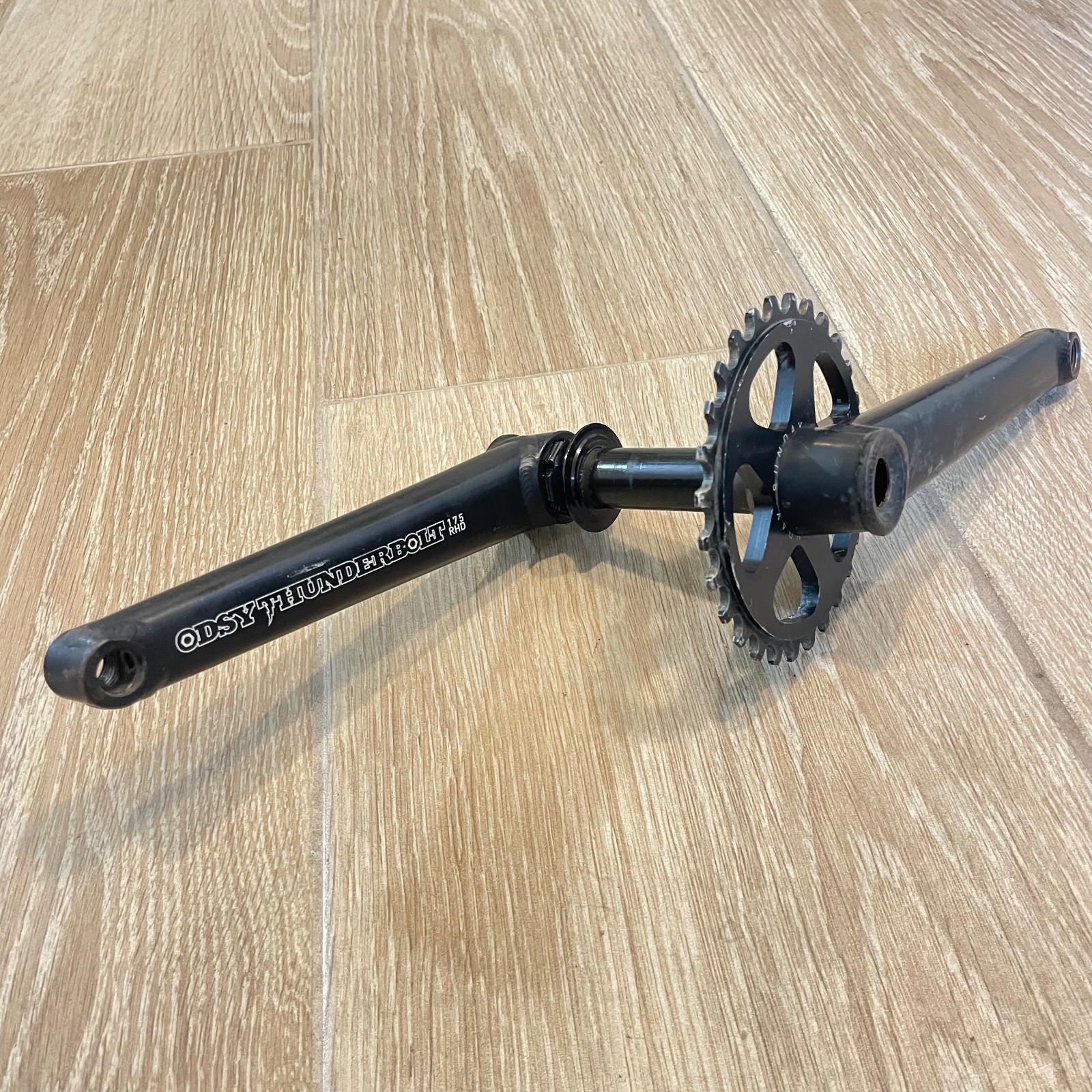 ODYSSEY THUNDERBOLT CRANKS 175MM RHD W/ 28 Tooth Sprocket Crankset