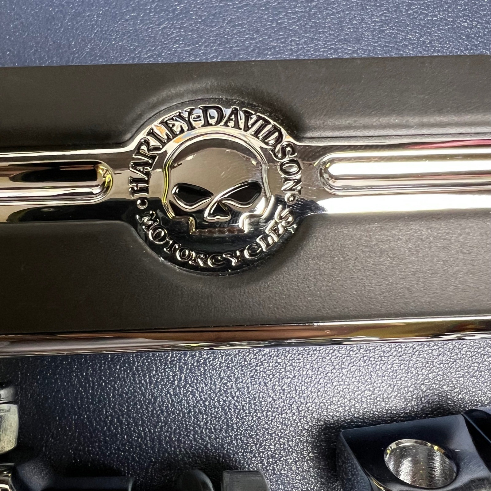 Harley-Davidson Willie G Skull Footpeg Engine Guard Mount Kit 50964-98 Chrome