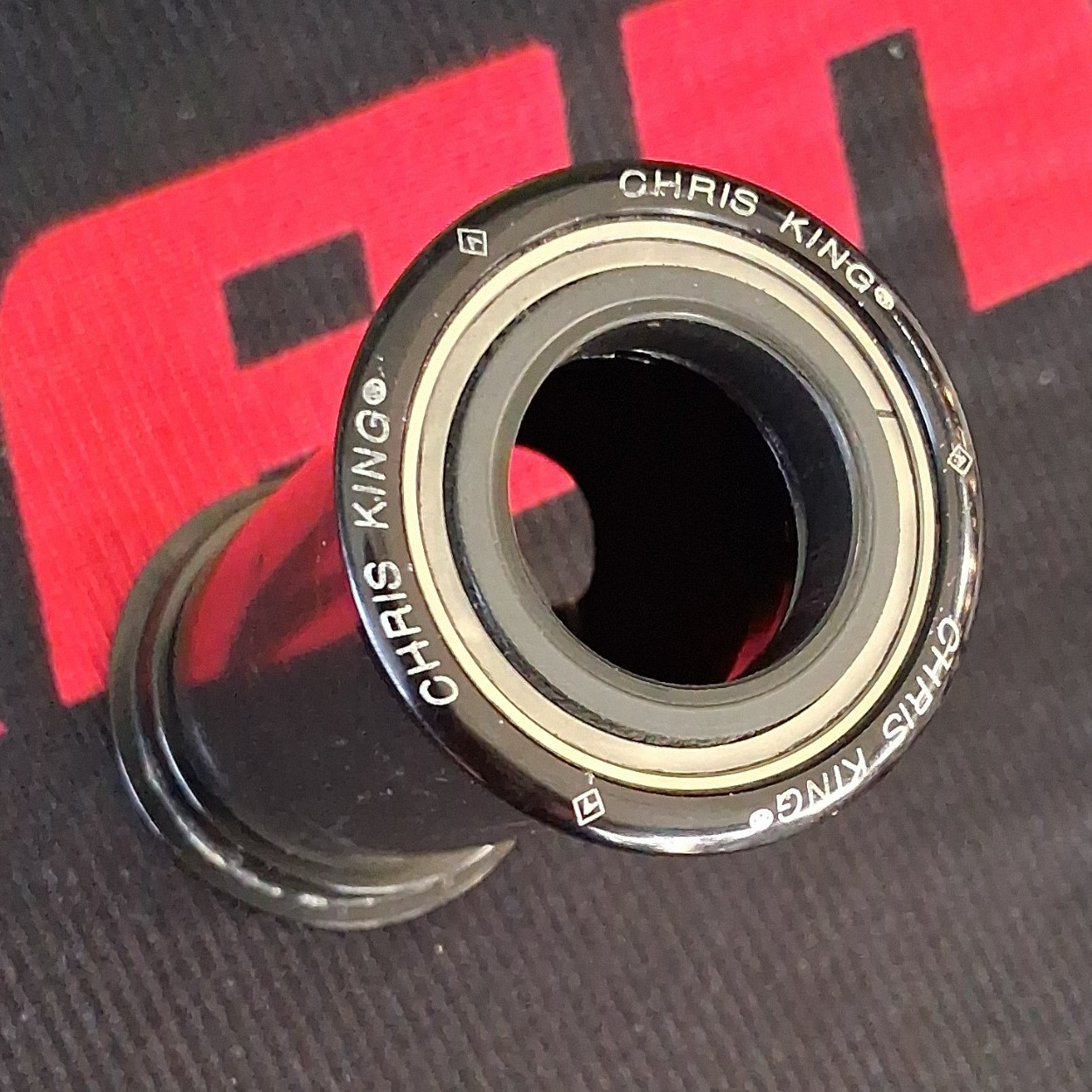 Chris King ThreadFit Bottom Bracket – Black, Excellent Quality, Road / Gravel