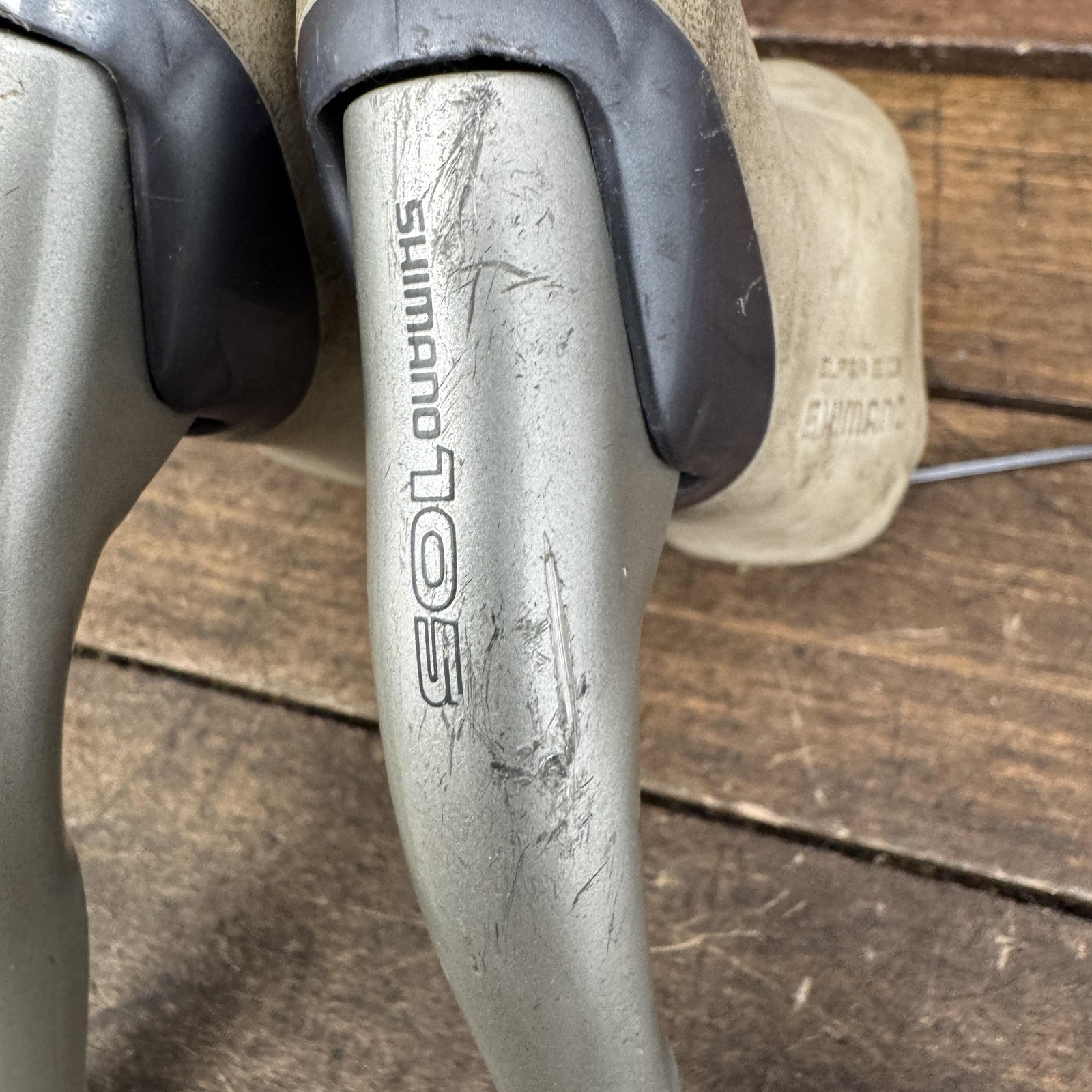 Vintage Shimano 105 BL-1055 Brake Levers Pair White Aero Drop Bar 23.8mm Road