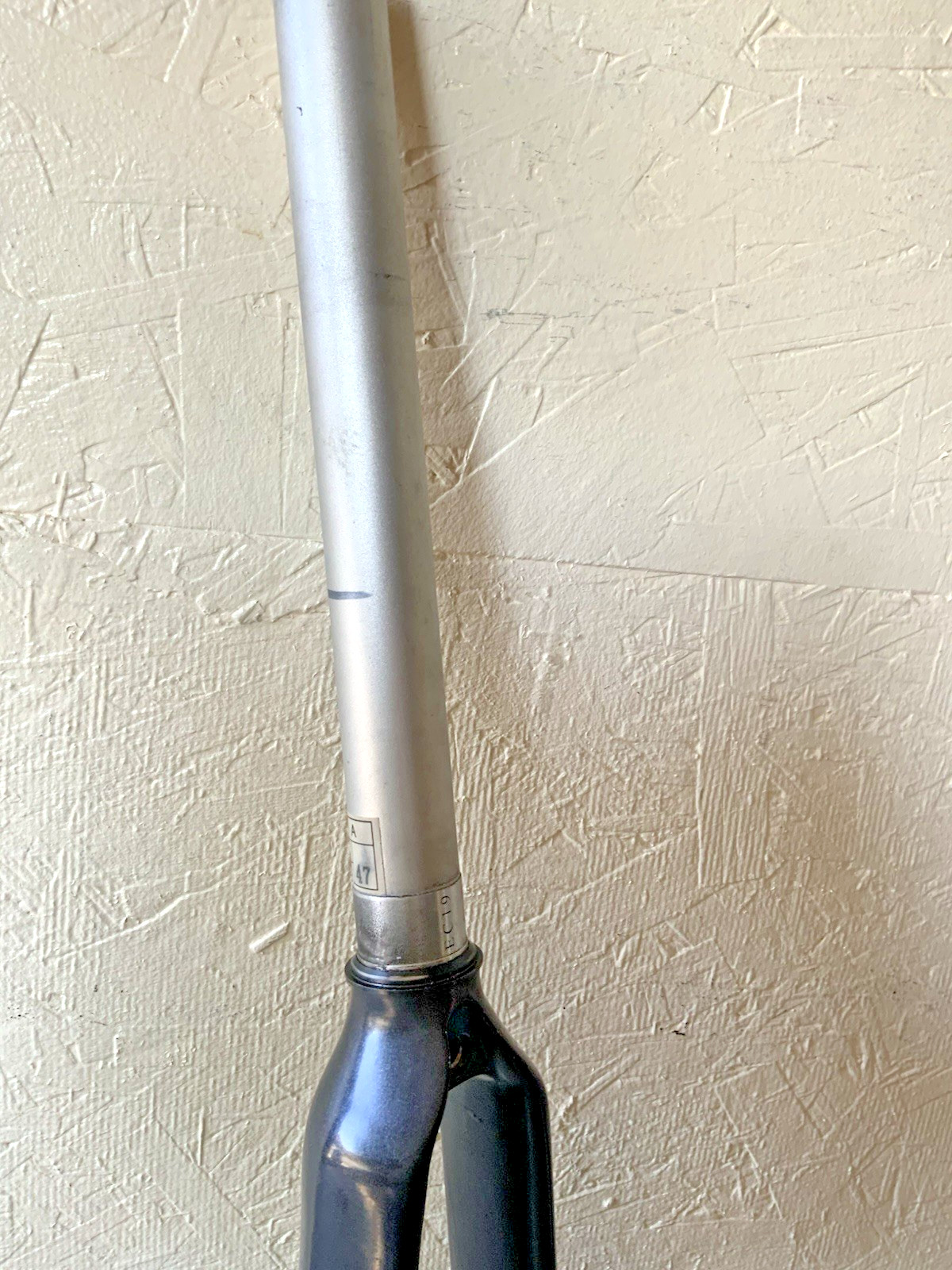 PROFILE CARBON FORK 1 1/8 INCH THREADLESS 700C 596 GRAMS 260 MM STEERER TUBE