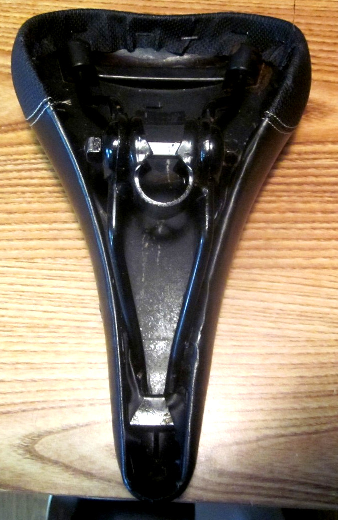 Mens Mountain Bike Seat Hyper Havoc. 270 mmx x 130 mm x 30 mm