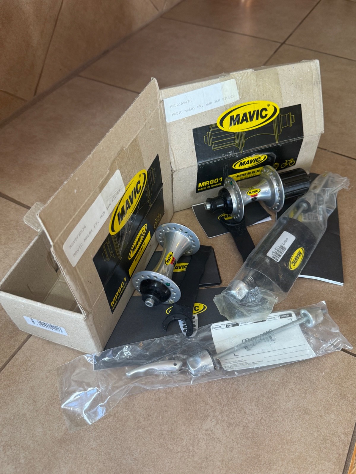 MAVIC MR 601 36H Front / Rear Hubset Moyeu AV & AR HG w QR Skewer NOS NEW in box