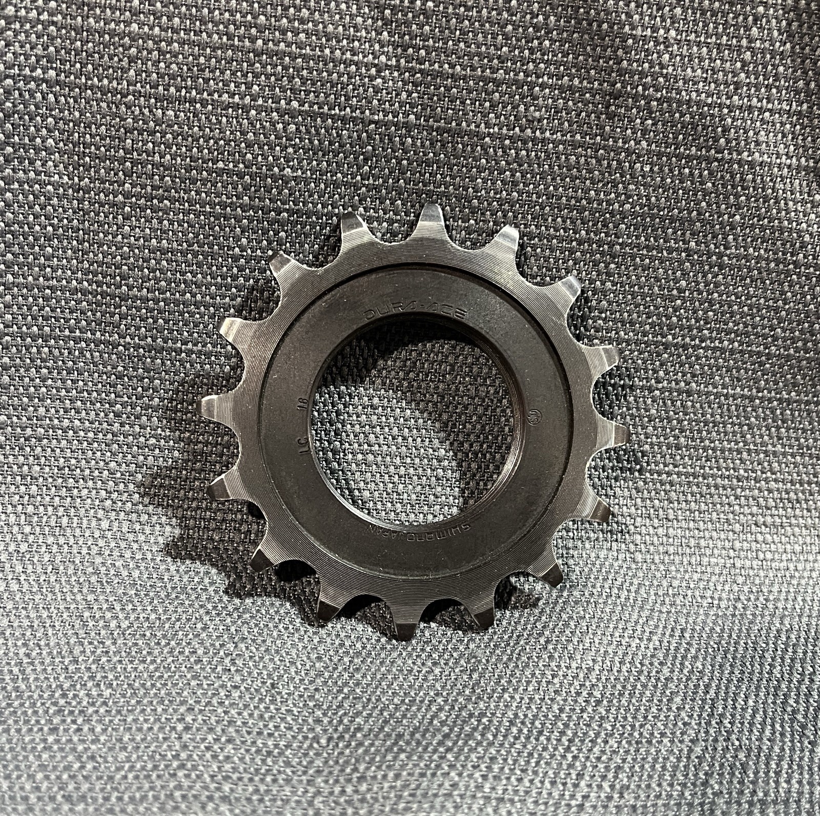 Shimano Dura-Ace SS-7600 16T NJS Track Cog 1/8″ Fixed Gear Sprocket Y27916100