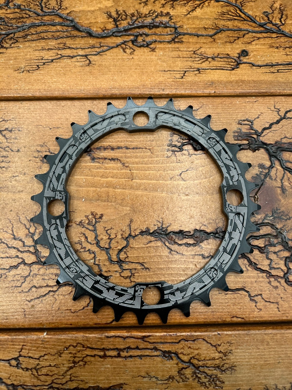 RaceFace Black 32 Tooth Narrow-Wide 104 MTB Chainring 9 10 11 12-Speed