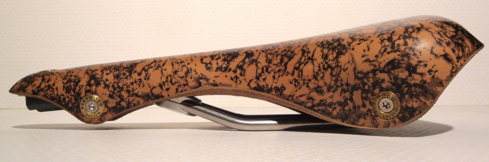 NEW GILLES BERTHOUD SADDLE SEAT SOULOR CORK MADE IN FRANCE IDEALE BROOKS