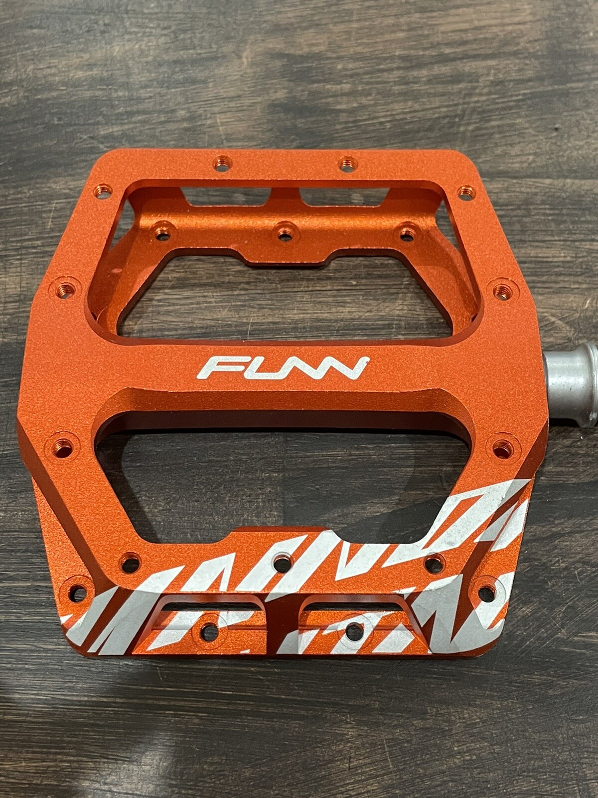 FUNN FUNNDAMENTAL Mountain Bike Flat Pedals Red (i2)