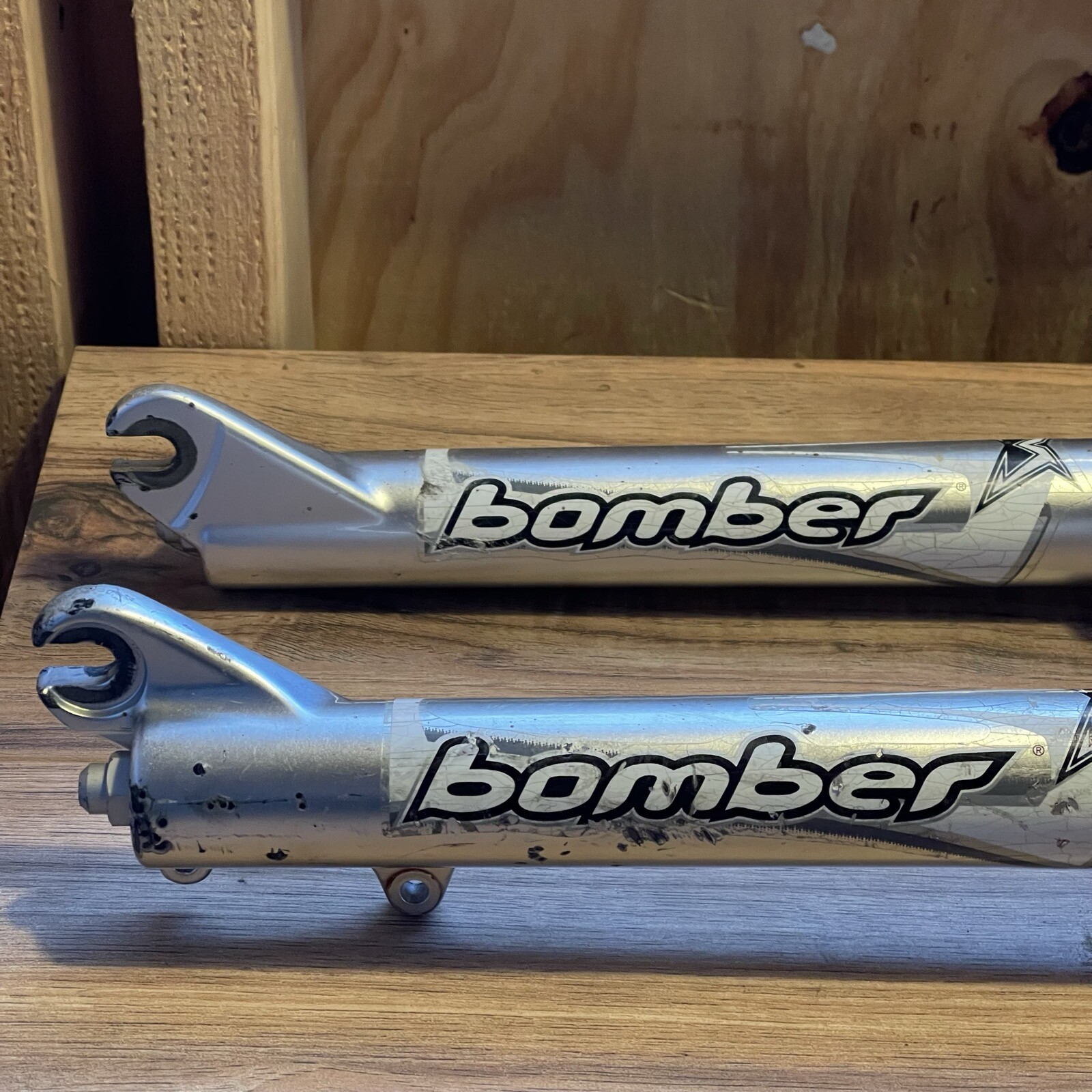 Marzocchi Bomber 2001 1 1/8 Threadless Suspension Fork 26 Disc V-Brake 80mm