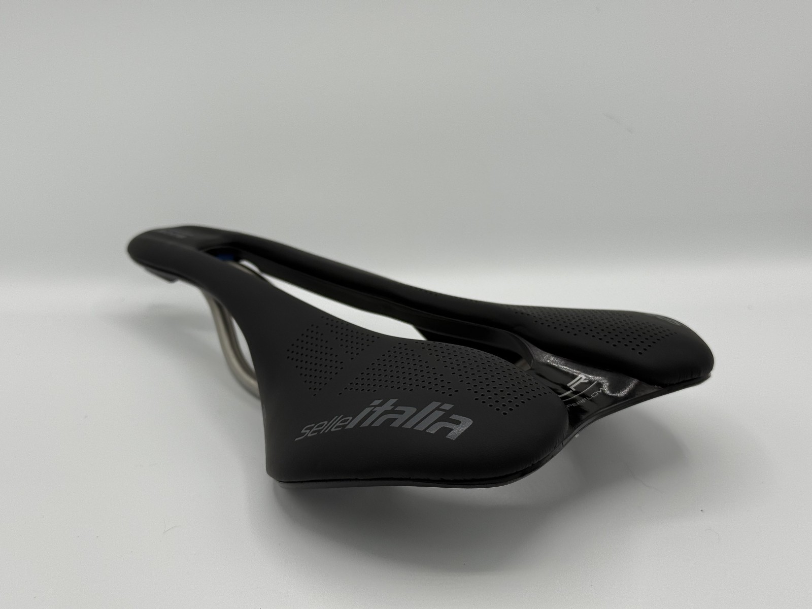 Selle Italia SLR Boost TI 316 SuperFlow Saddle (145x248mm) – L3 – 160g