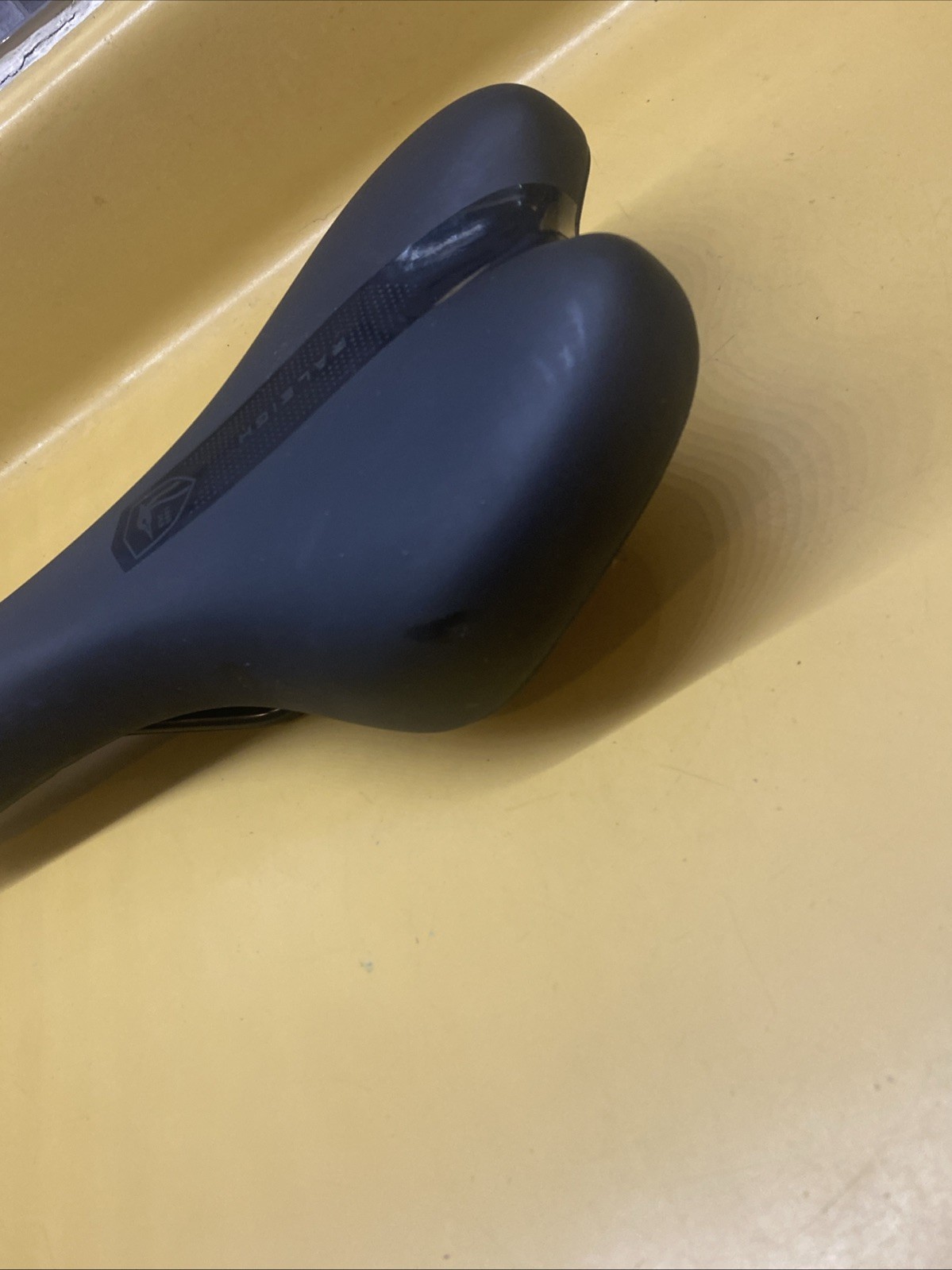 Black Raleigh 270mm X 150mm Steel Saddle