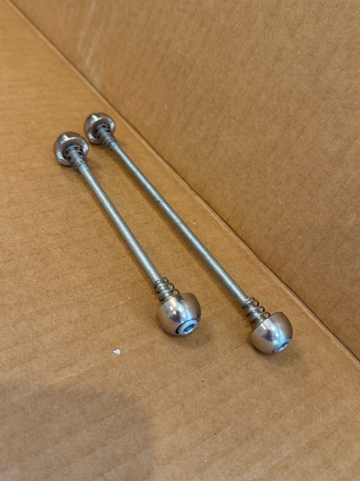 Delta Axle Rodz Bolt-On non-QR skewer set