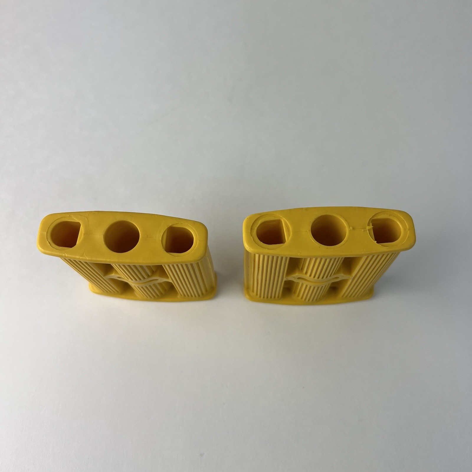 VINTAGE TRICYCLE PEDALS YELLOW 7/16″ ID FITS ELGIN COLSON MURRAY HUFFY AMF NOS