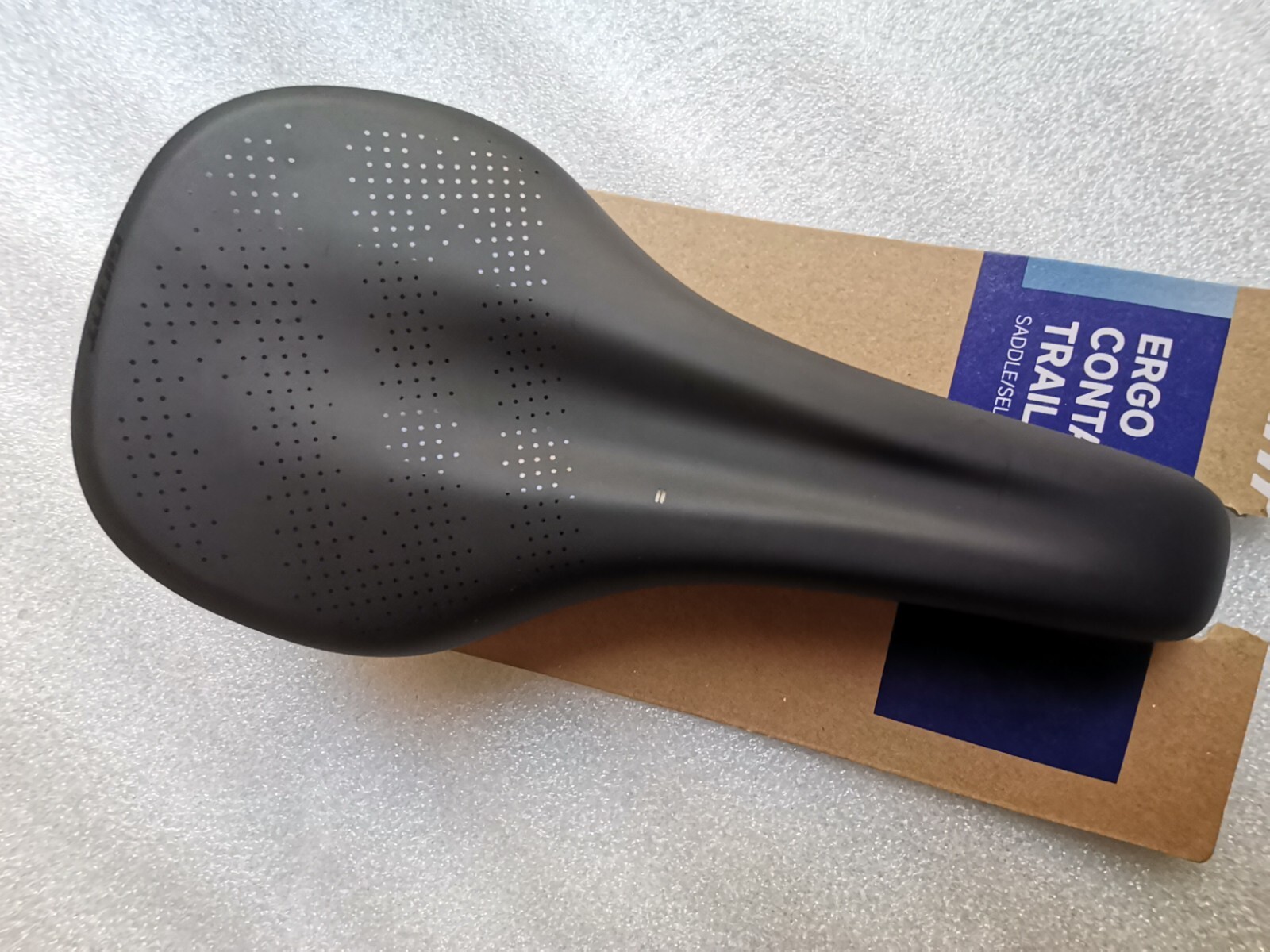 NEW GIANT ERGO CONTACT TRAIL SEAT SADDLE MTB CITY TOURING 147MMX271MM
