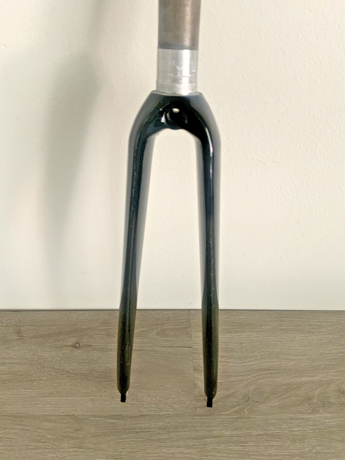 WEYLESS CARBON FORK 700C 1 1/8 INCH THREADLESS 622 GRAMS 218 MM STEERER TUBE