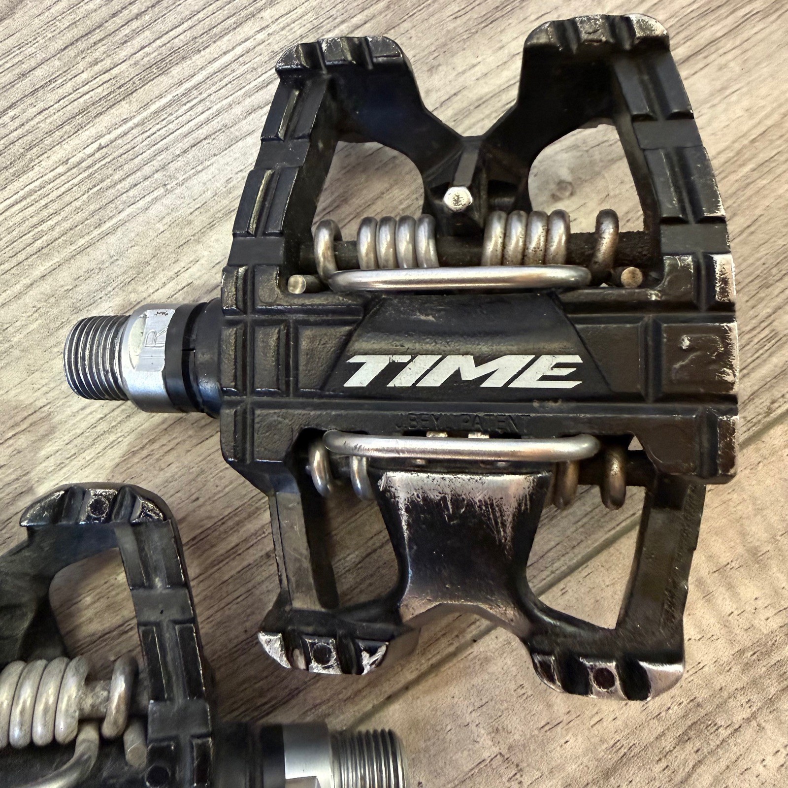 Time ATAC Z Strong Platform Clipless DH Pedals Black No Cleats LOW MILES