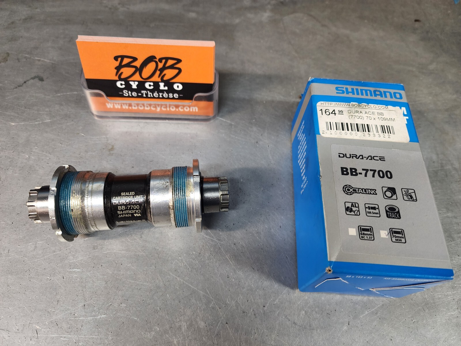 Dura ace track bottom bracket BB-7700 octalink italian tread 70x109mm