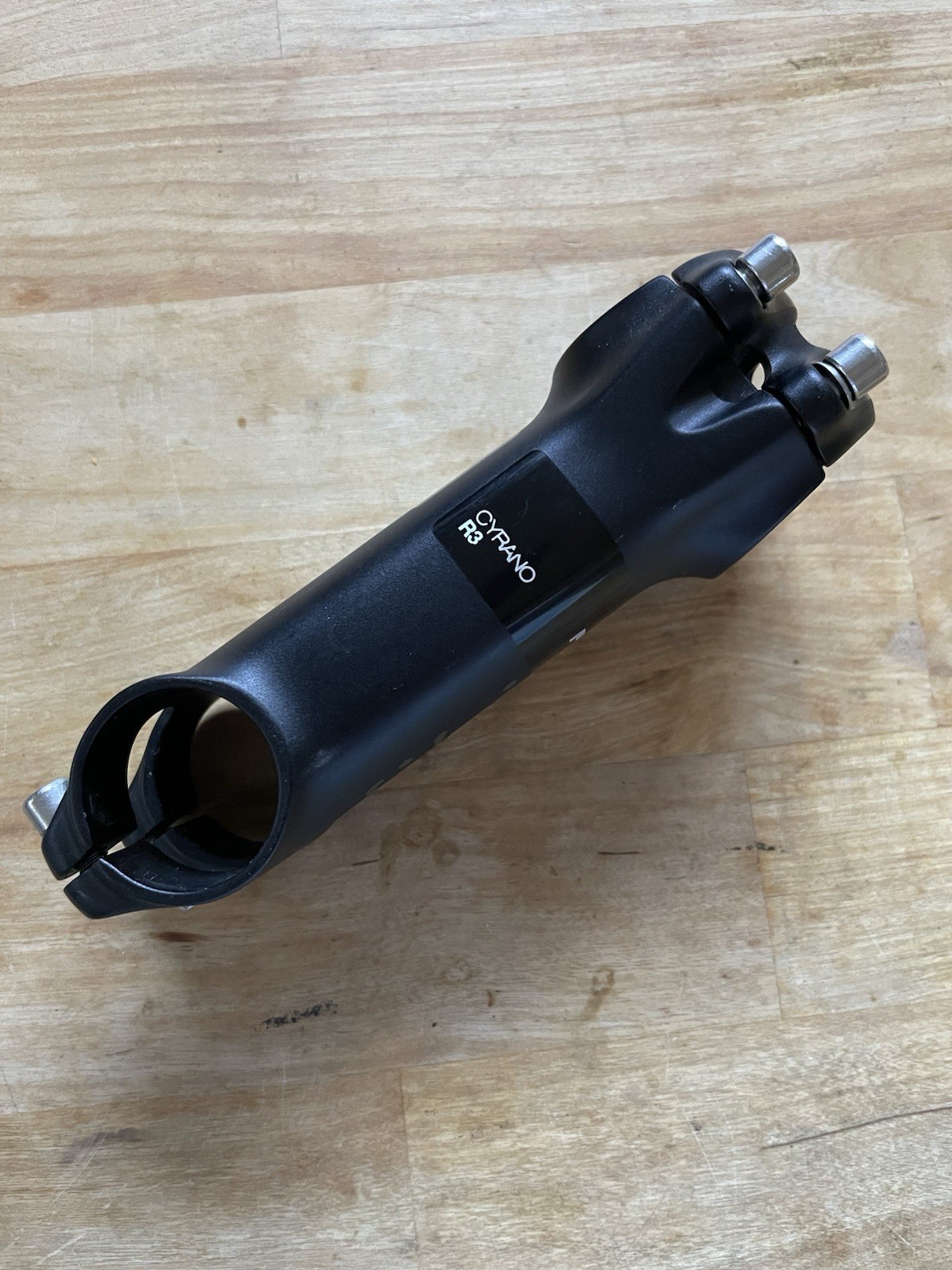 Fizik Cyrano R3 100mm ±7 Degree Alloy Road Stem 100mm 1 1/8″ 31.8mm fi’zi:k