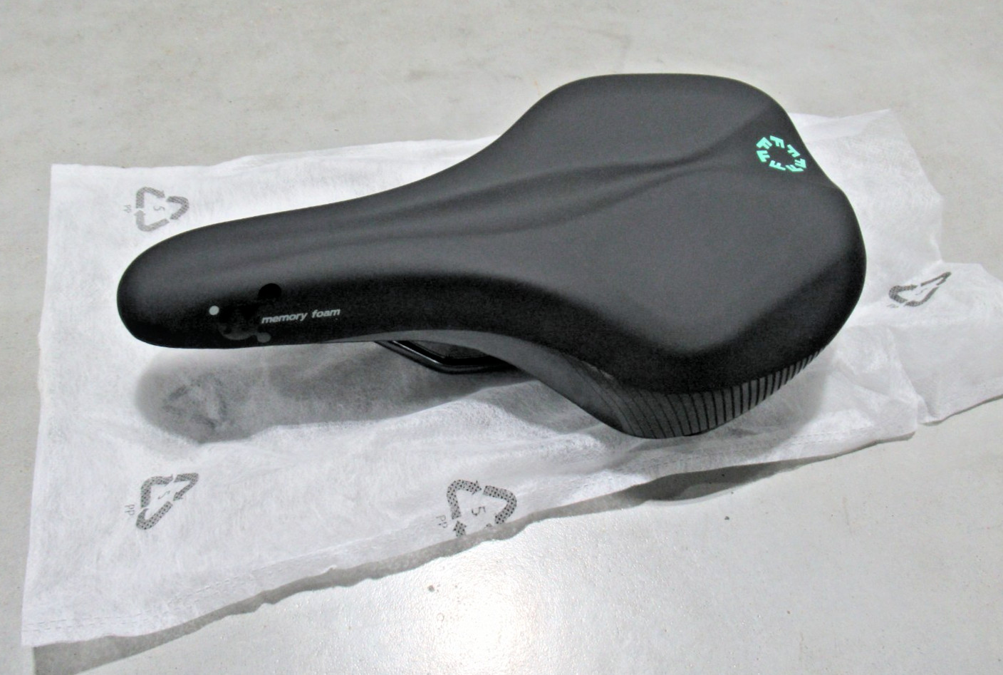 Box of 25 DDK Bike Saddle Seat MEMORY FOAM Comfort Plus 274mm X 162mm *NEW*