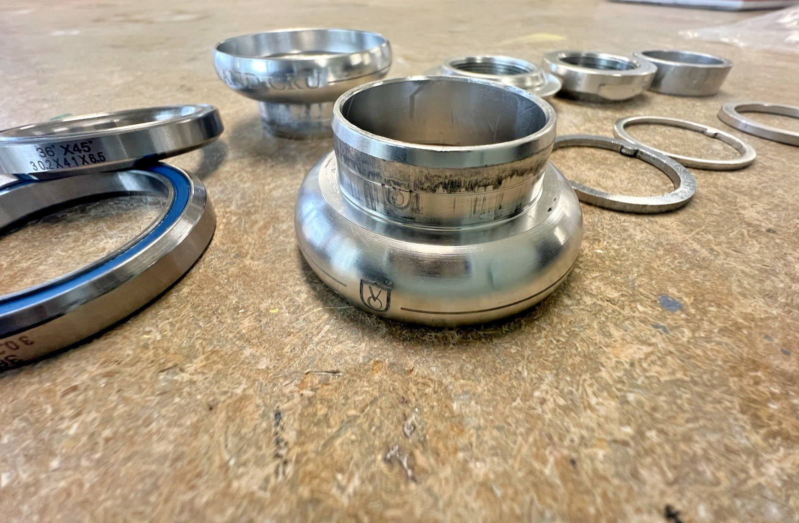 Velo Orange Grand Cru 1″ Headset Sealed Bearing Silver *Needs Crown Race