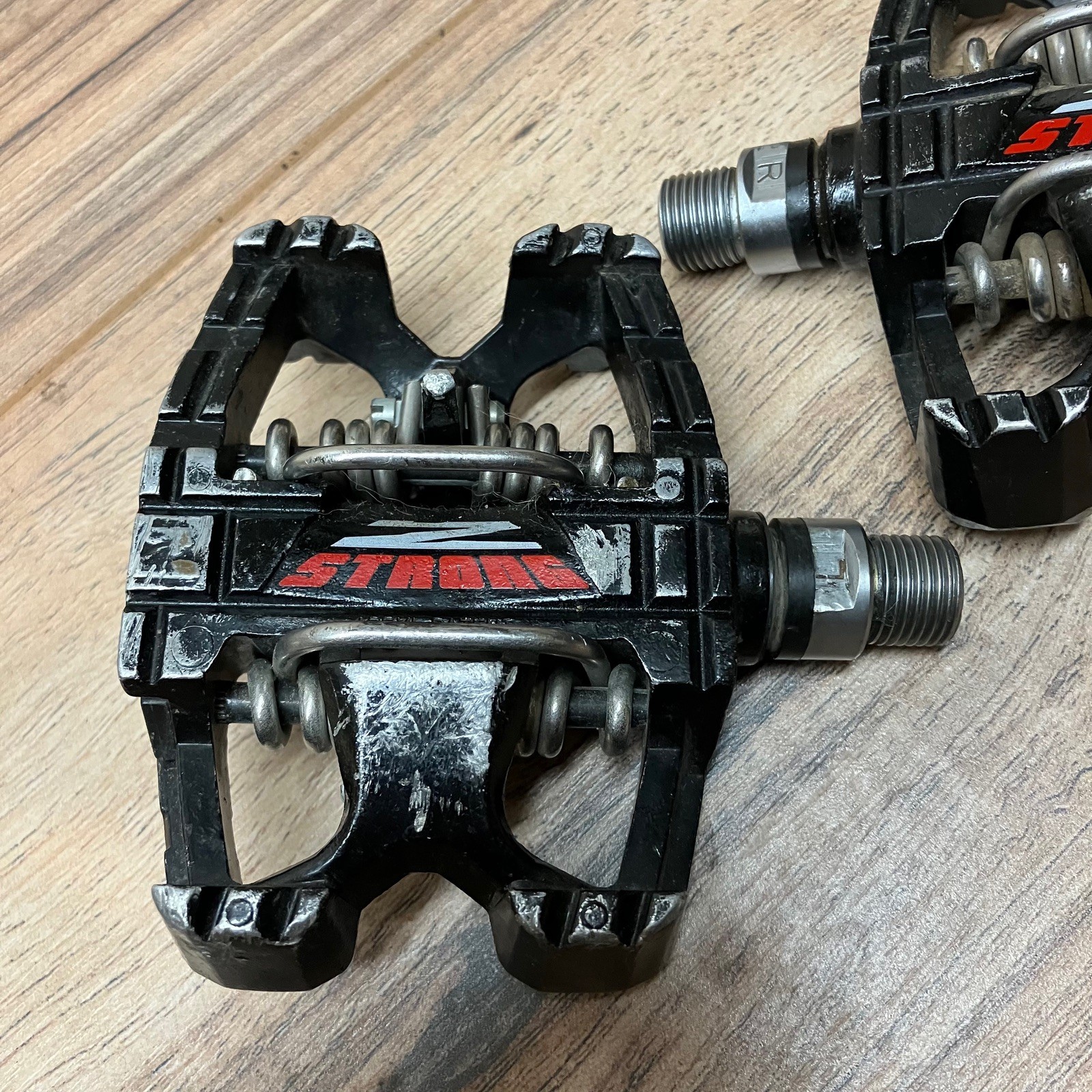 Time ATAC Z Strong Platform Clipless DH Pedals Black No Cleats LOW MILES