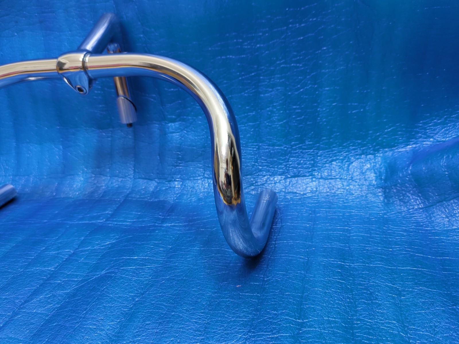 Nitto B123 CrMo 370mm NJS Handlebar + Nitto Jaguar 95mm 65 Degree Steel Stem