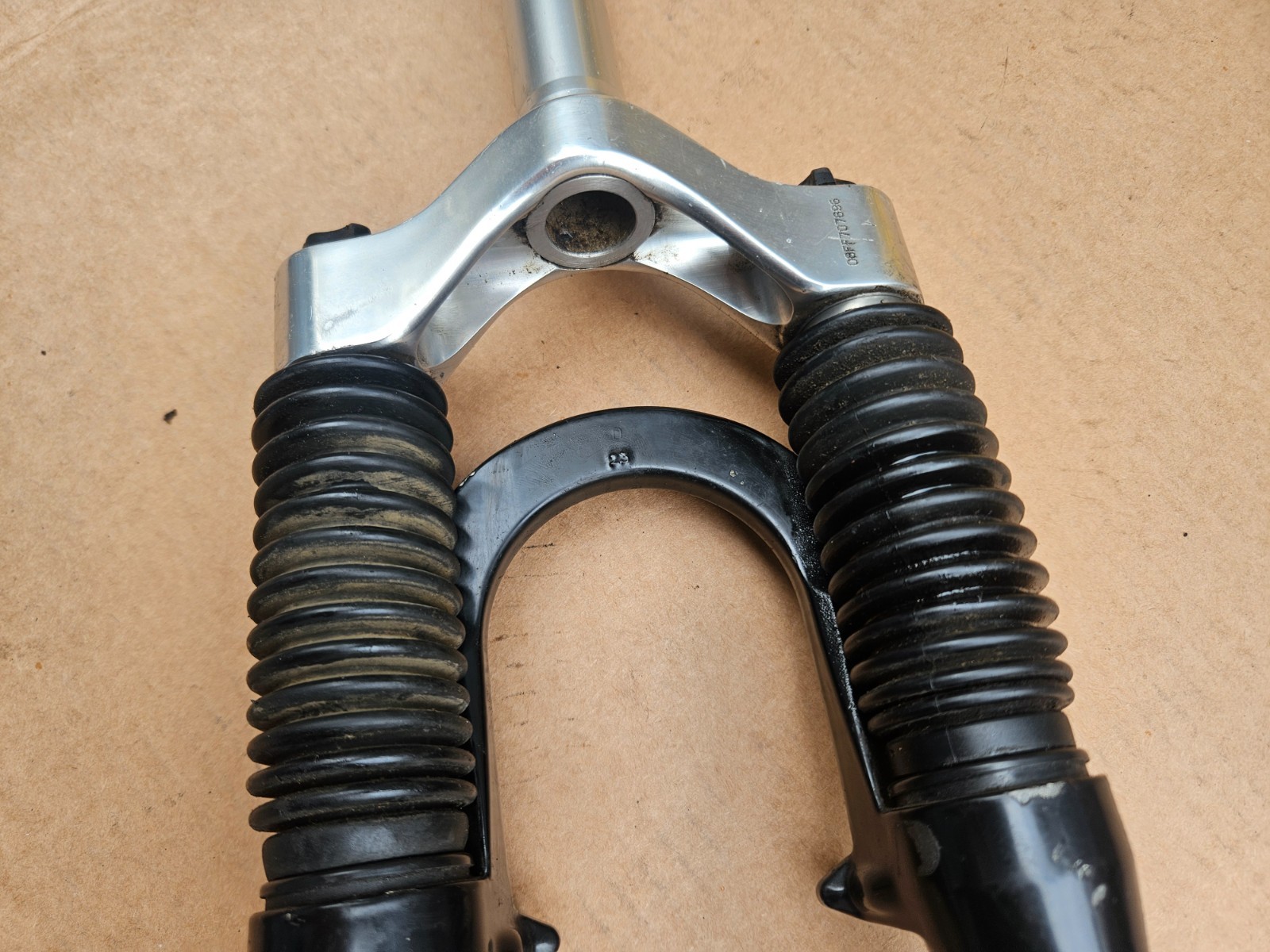 Vintage 90s Rock Shox Judy T2 Suspension Fork 1-1/8″ Threadless Steerer Black