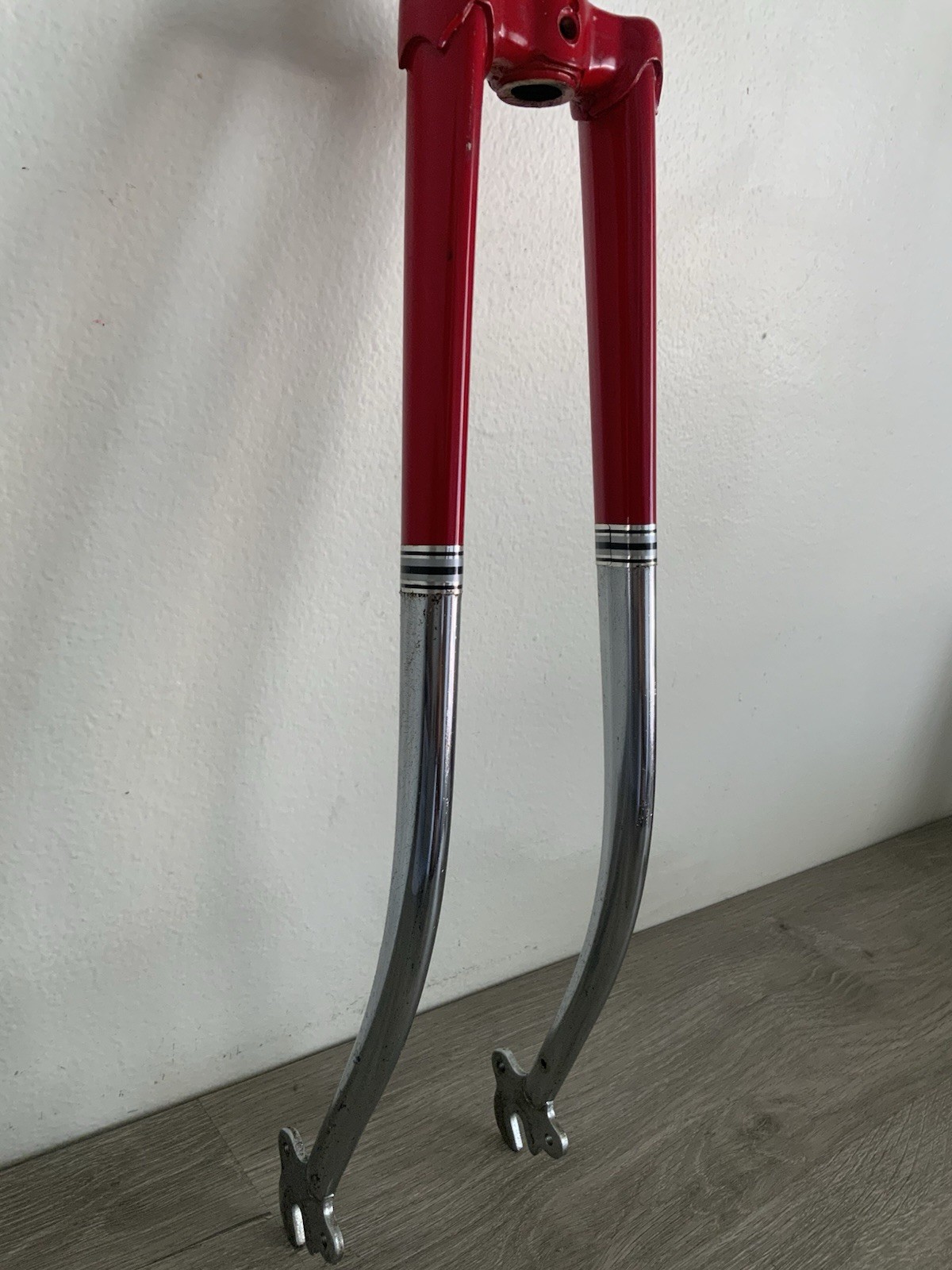 STEEL ONE-INCH THREADED FORK 27 INCH 145 MM STEERER BRITISH THREADED RED