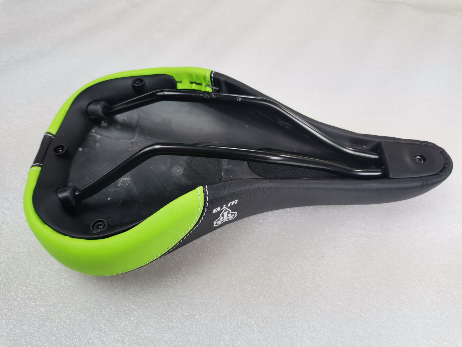 NEW OLD STOCK WTB SPEED V SADDLE SEAT WIDE 160MM BLACK MTB CITY TOURING BIKE