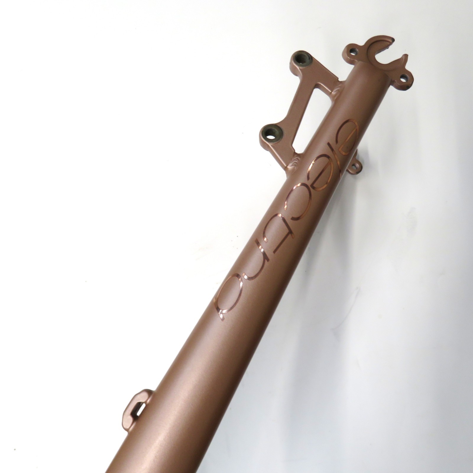 Electra Townie 26 inch 1 1/8 ” Rigid Fork Disc 240mm QR Rose Gold / Cloud Pink