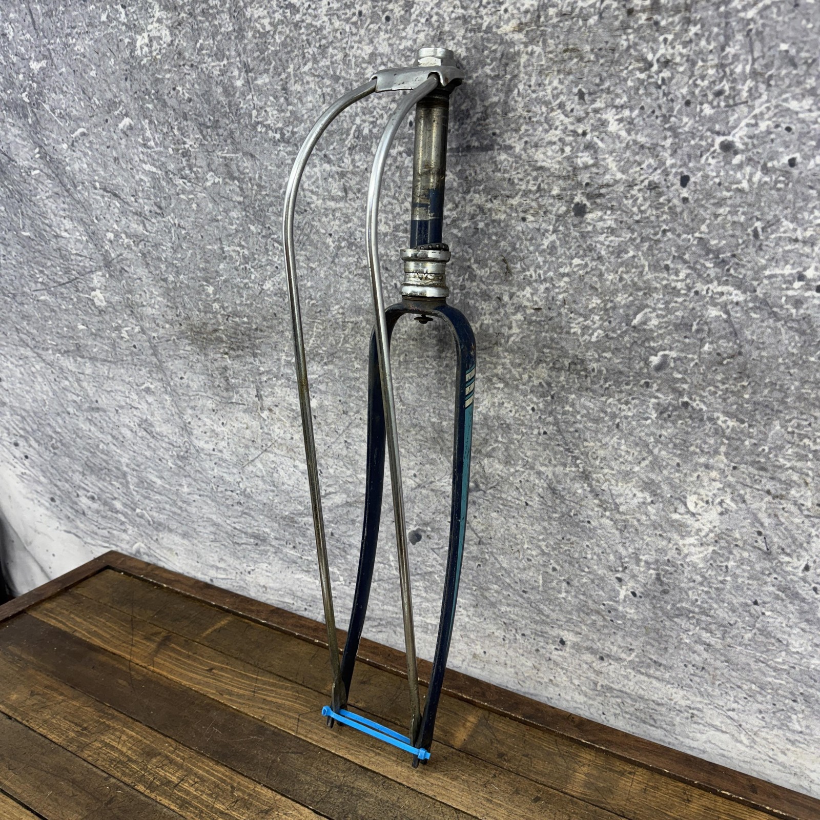 Vintage Cruiser Truss Rod Fork 26 in 1 In Threaded Brace Balloon Tire Blue