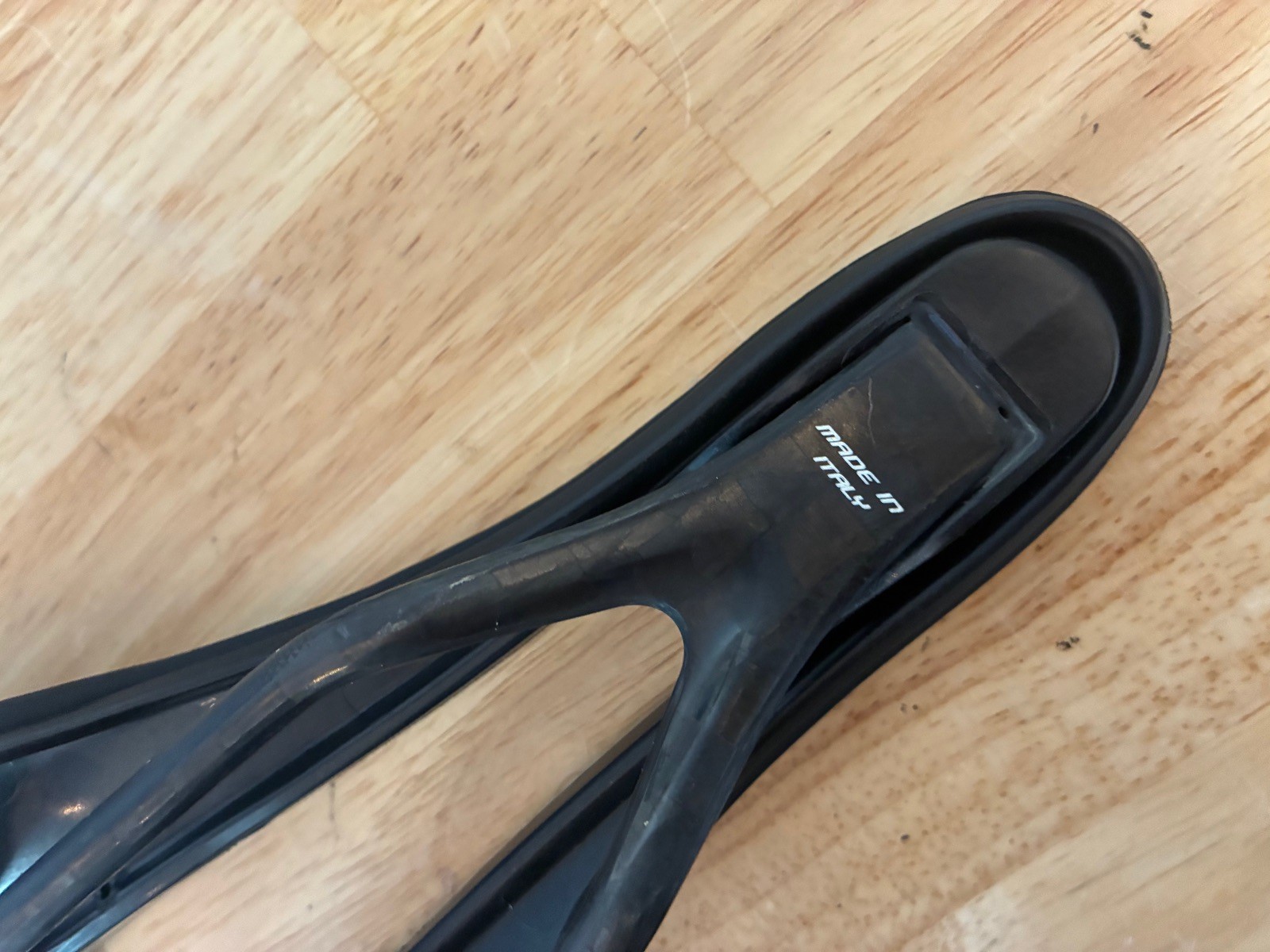 Selle Italia SLR Boost Kit Carbonio Superflow 130mm Wide Saddle. 119grams