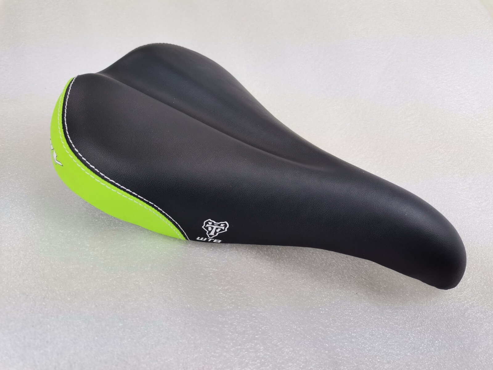 NEW OLD STOCK WTB SPEED V SADDLE SEAT WIDE 160MM BLACK MTB CITY TOURING BIKE