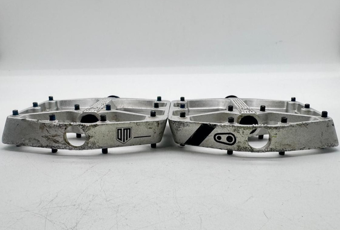 Crank Brothers Stamp Platform Pedals 9/16″ Aluminum Raw Silver LG