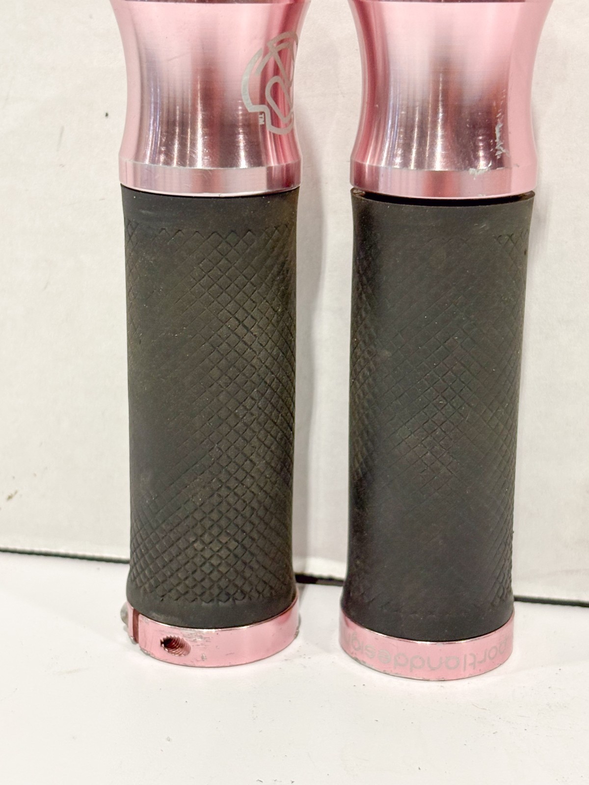 Vintage/Mid 2000’s Pink PORTLAND DESIGN WORKS SPEED METAL GRIPS Lock On MTB