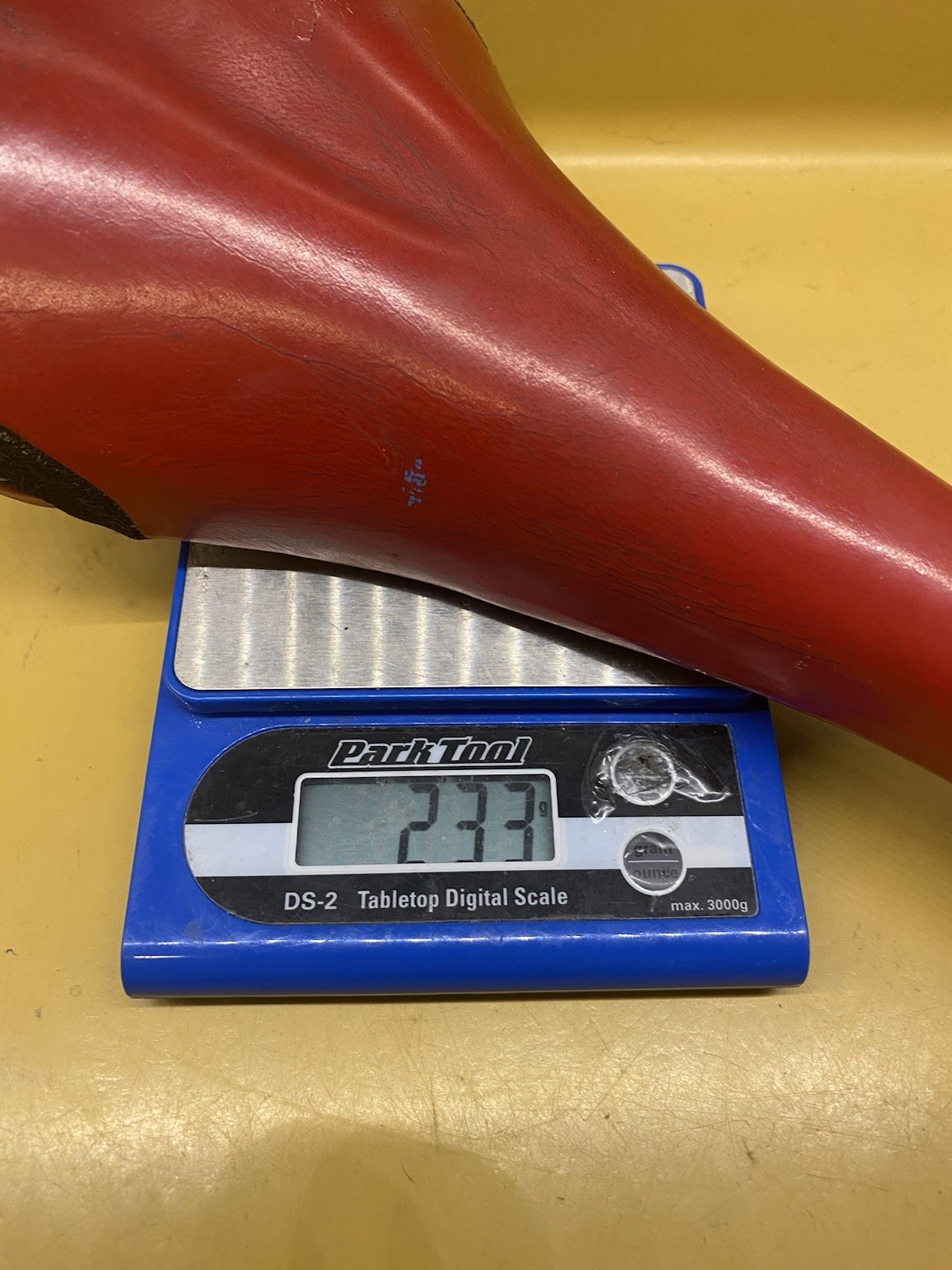 Red Avocet O2 Air 270mm x 145mm Titanium Rail Saddle