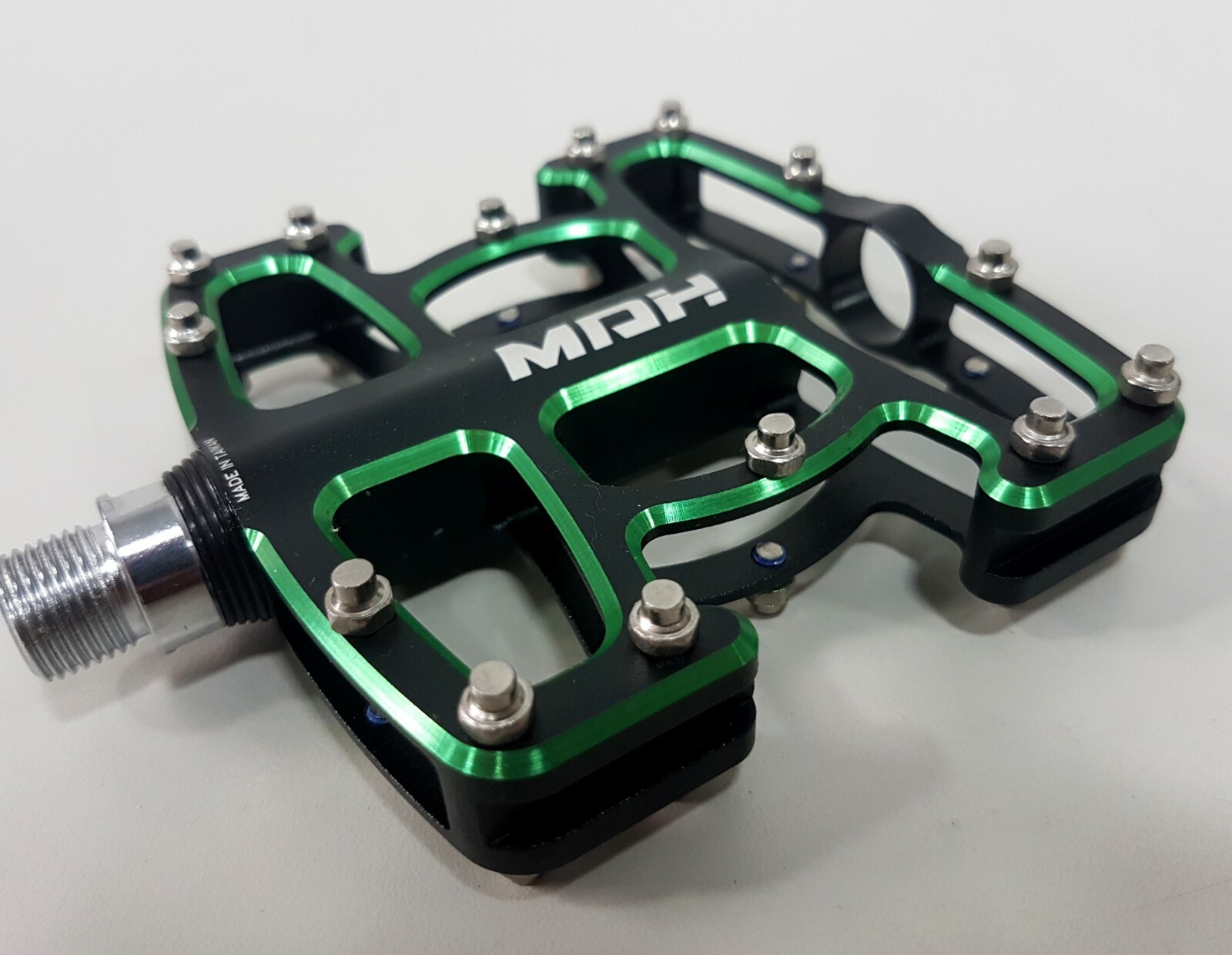 MDH Off-Road – MTB PXA01 375g 108x100x25.5mm Aluminum Bicycle Pedal Black Green