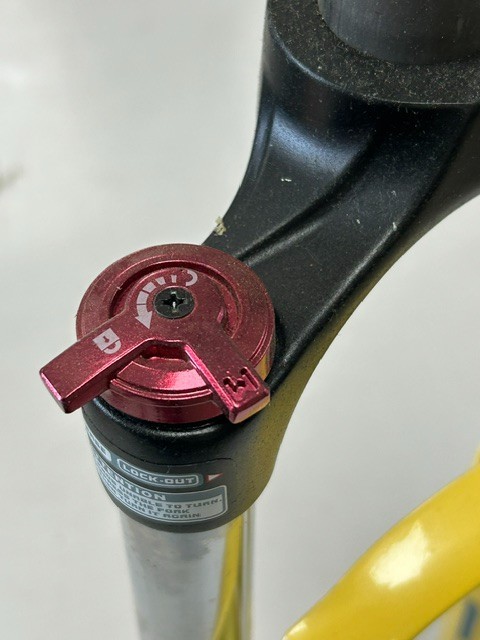 RST Capa Yellow Front Suspension Fork 26″ ATB MTB Rim Disc Brake Threaded 1 1/8