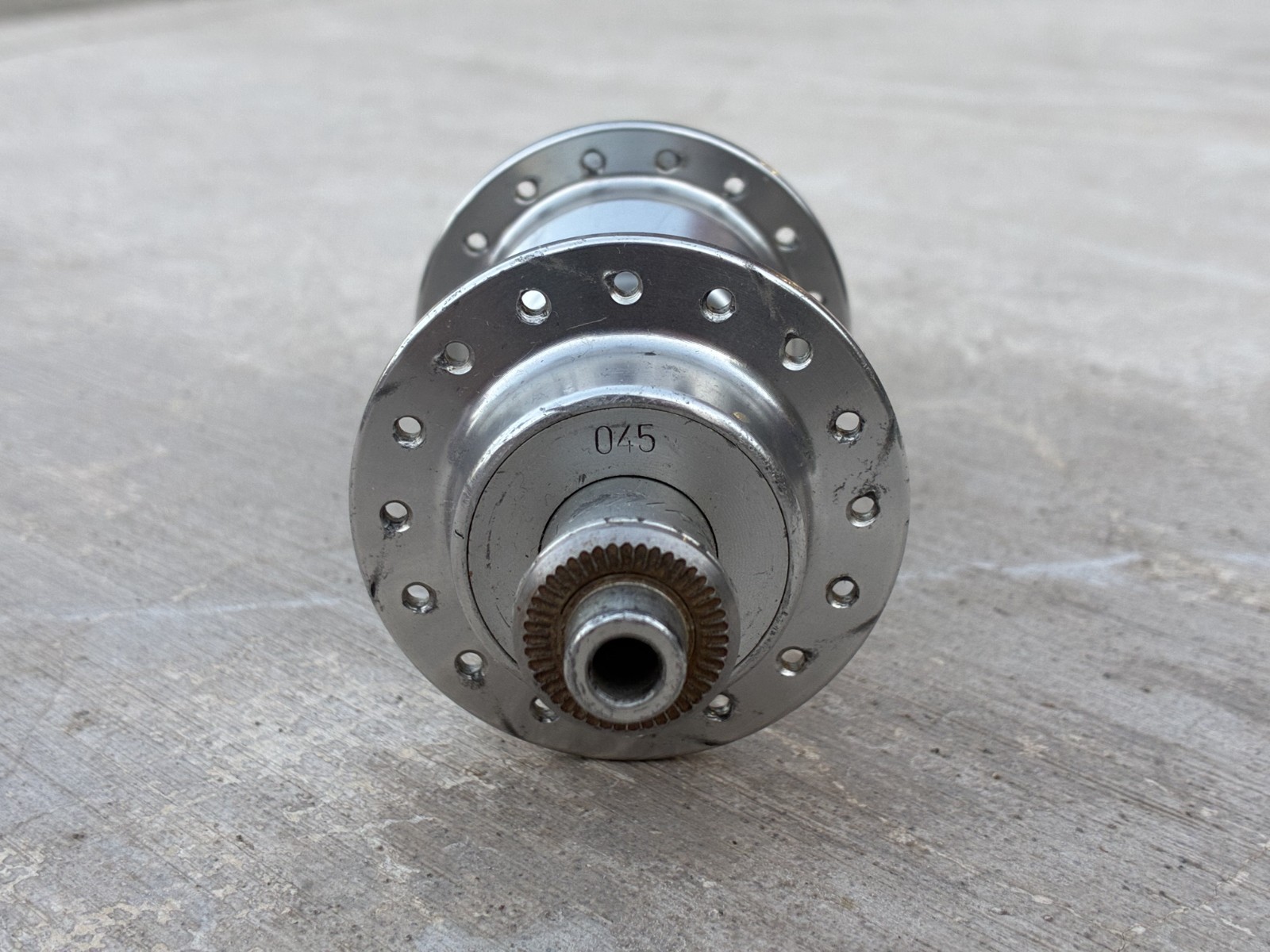 Hugi Compact QR Rear Hub | 32-hole / 135 OLD / EXC / Made in Germany