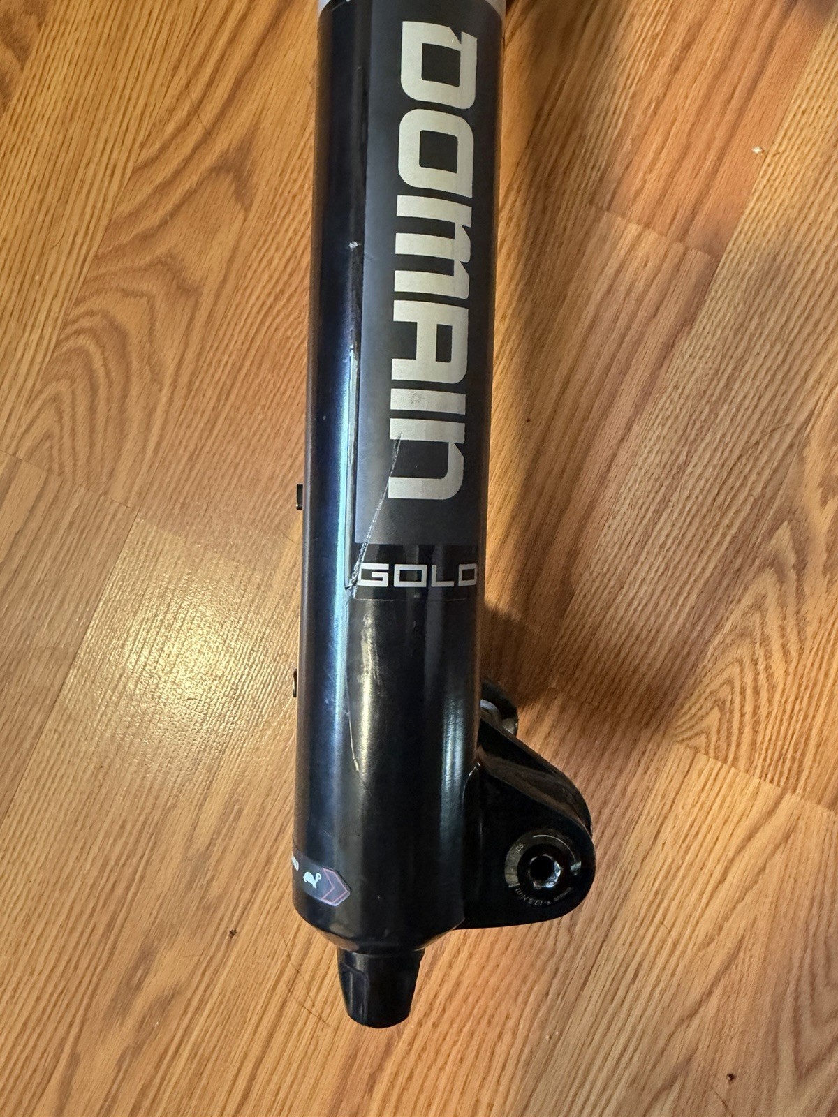 Rock Shock Domain Gold 29in 170mm Mountain Bike
