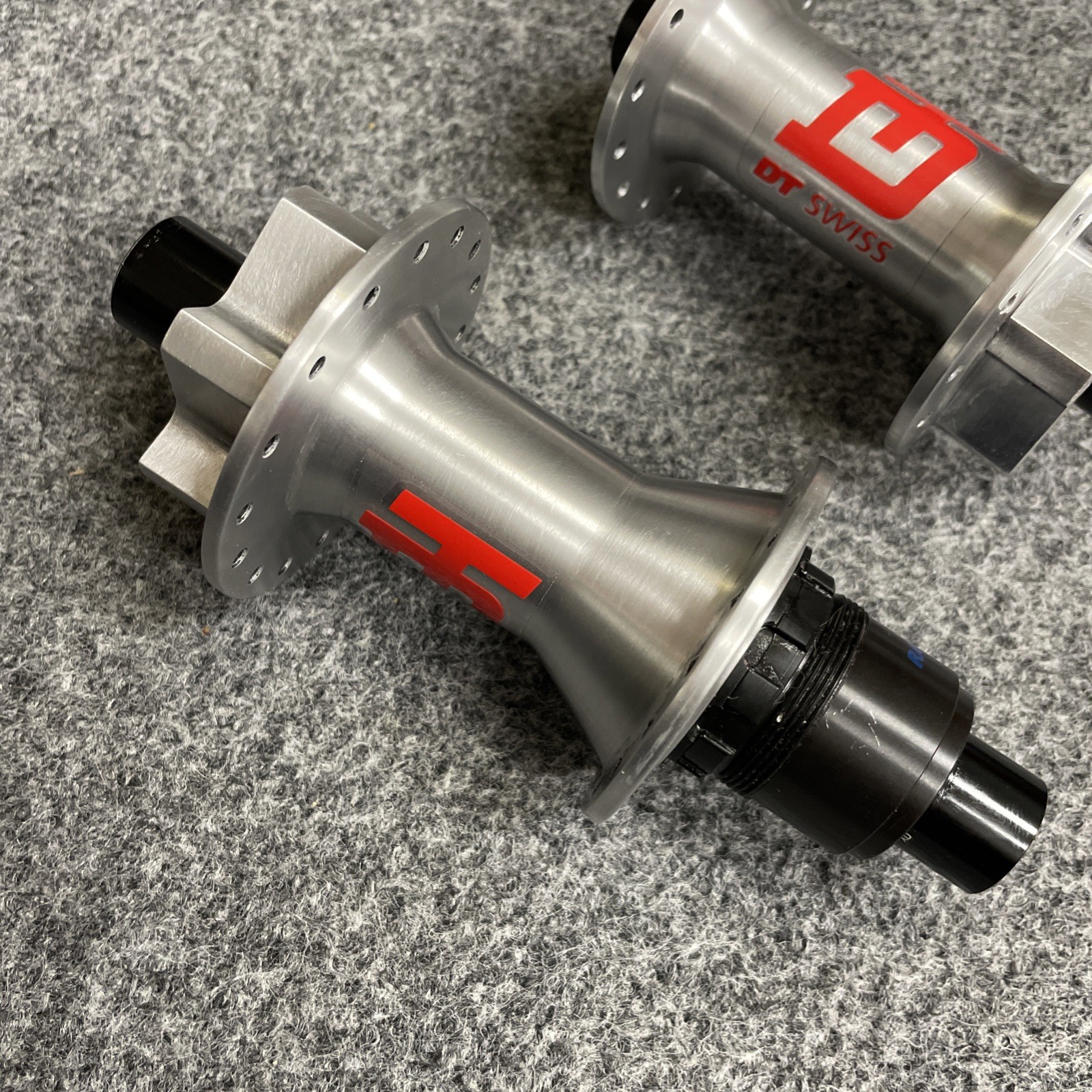 DT Swiss Boost 15×110 12×148 Sram XD Ratchet 6-Bolt Brushed Silver 370 Hub Set