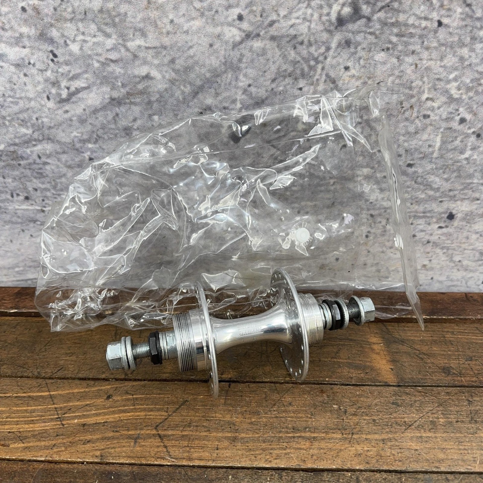 Vintage Suzue Rear Track Hub NOS 36H 120mm Nutted Fixed Free 81 Silver Alloy