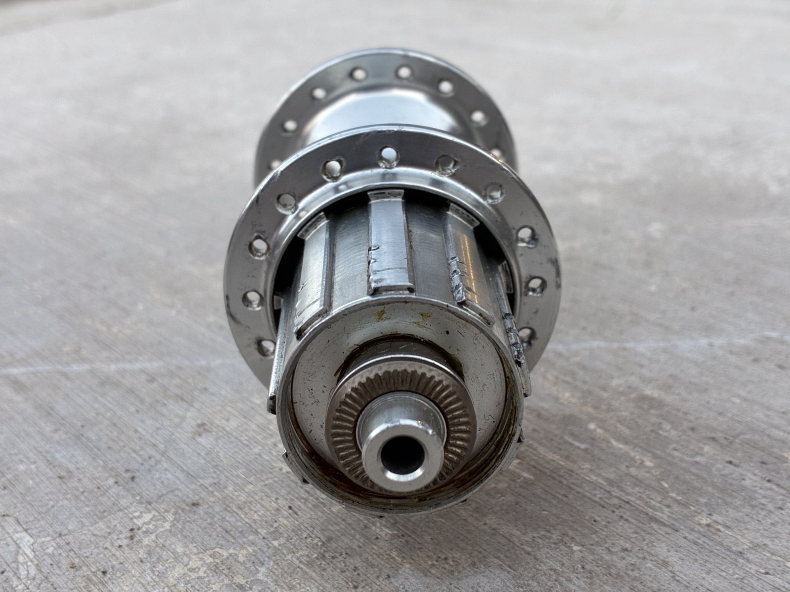 Hugi Compact QR Rear Hub | 32-hole / 135 OLD / EXC / Made in Germany